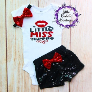 Little Miss Glampire Shorts Baby Outfit, Halloween Shirt, Erstes Halloween Mädchen Outfit, Vampir Baby, Pailletten Shorts, Halloween, 1.Halloween
