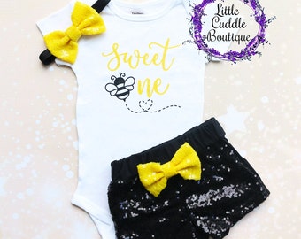 Sweet One Bee Birthday Shorts Outfit, Bee Outfit, Bumble Bee Birthday, Bee First Birthday, Bumble Bee Birthday Party, Bee Shirt, Honey Party