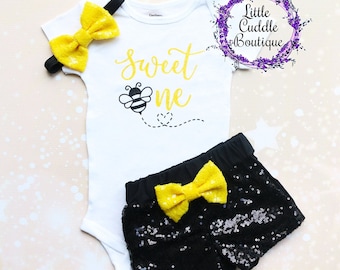 Sweet One Bee Birthday Shorts Outfit, Bee Outfit, Bumble Bee Birthday, Bee First Birthday, Bumble Bee Birthday Party, Bee Shirt, Honey Party