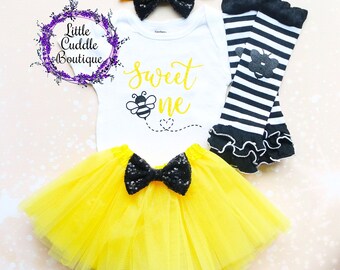 Sweet One Bee Birthday Tutu Outfit, Bee Outfit, Bumble Bee Birthday, Bee 1st Birthday, Bumble Bee Birthday Party, Bee, Bee-Day, Honey Party