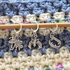 Vampire "Bite Me" Progress Keeper / Stitch Marker - Knitting Accessories – Clip On Charm