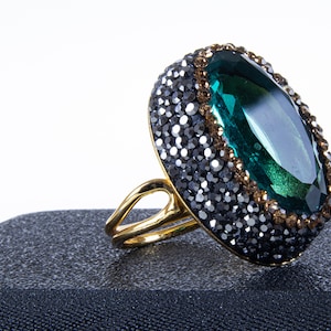Adjustable Green Stone Zircon Detailed Brass Ring – Unique Statement Jewelry