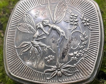 Compacte Djer Kiss Kerkoff Poudre uit 1925, één inzetstuk ontbreekt