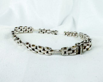 Vintage Sterling Silver Avanti 7.5 Inch Bracelet