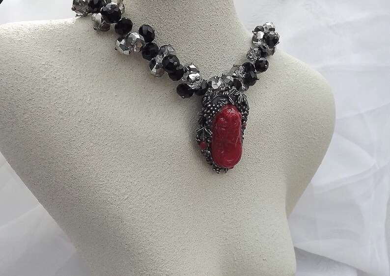 Vintage Red Cameo on Crystal Clusters Necklace Smoky /& Black Crystal Beads