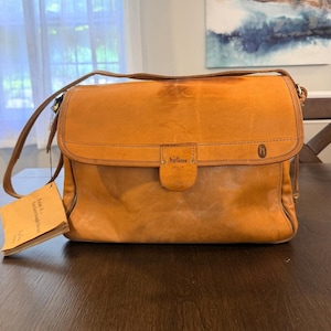 Hartmann Belting Leather Messenger Bag Tan Briefcase Vintage Presto Lock USA