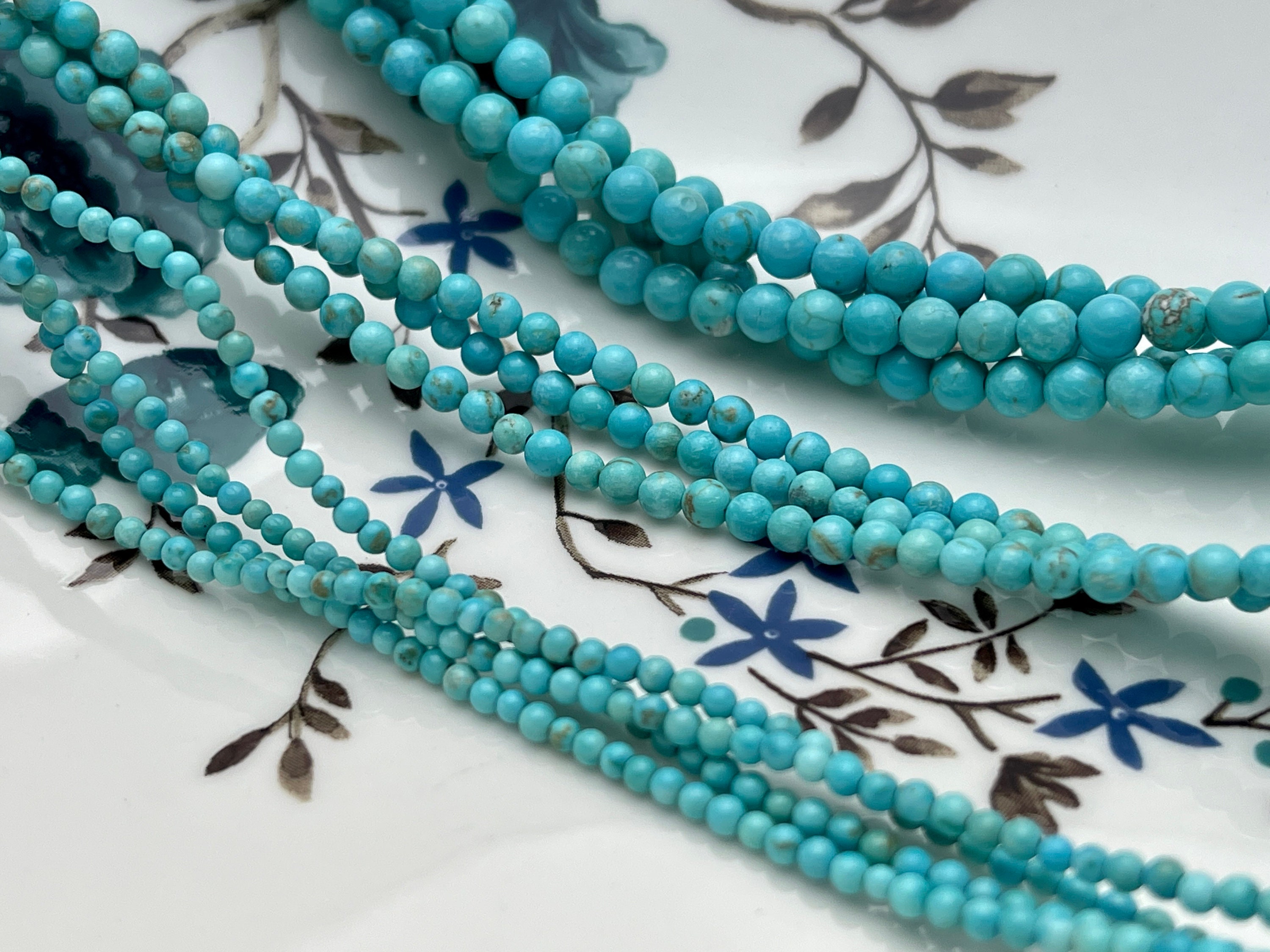 Blue Green Glass Seed Beads, 4mm Glass Seed Bead, Crystal Grass Beads Bulk  for Clothingsmall Beads,Small Beads for Bracelets Ornaments, Glass Beads