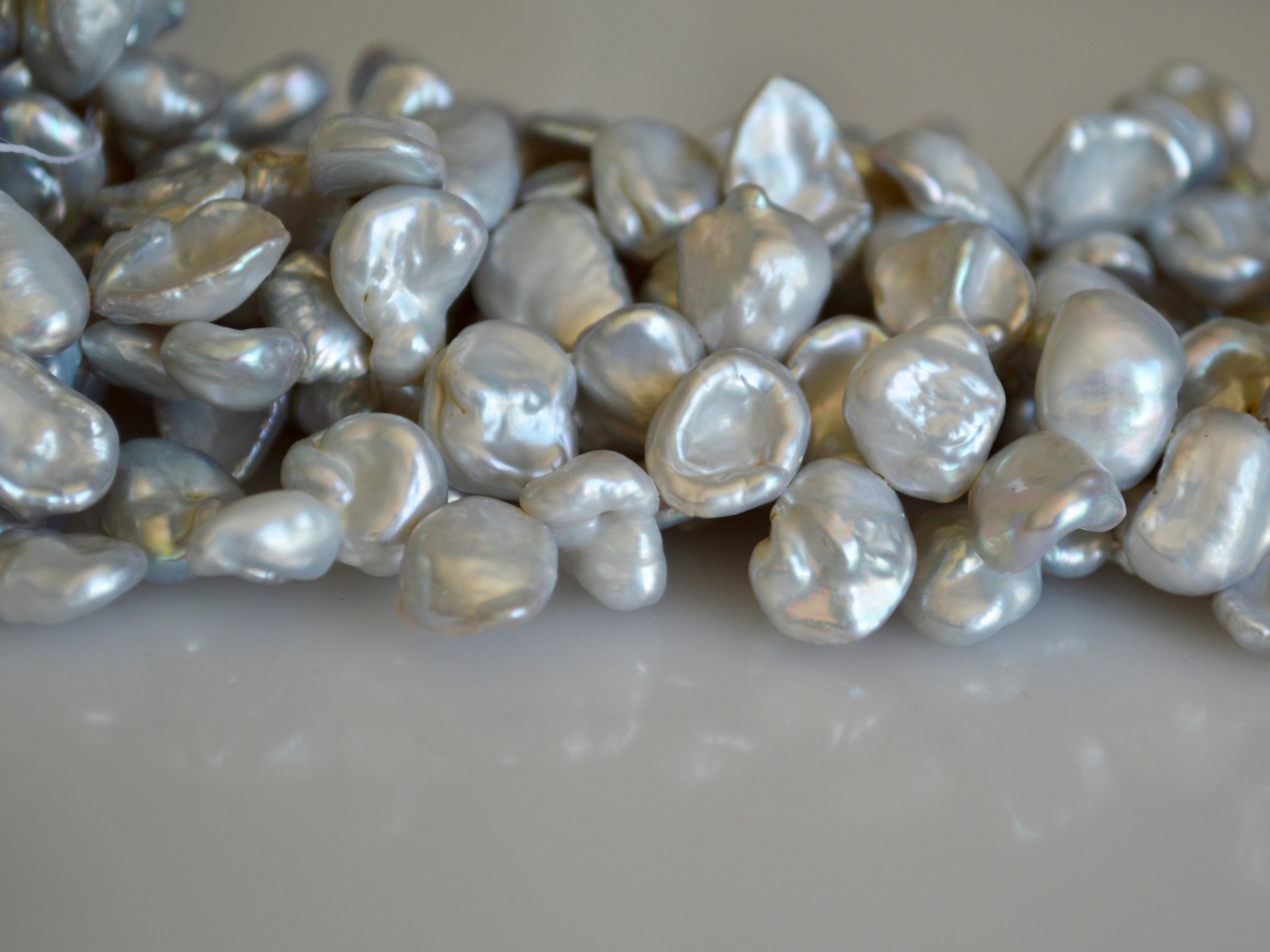訳あり超特価の通販 8-9x10-12mm Silver Gray Color Freshwater Keshi Pearl Beads 真珠