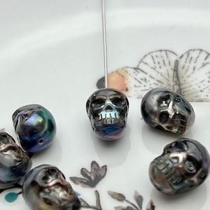 One Piece 10x11-13mm Hand Carved Skull Freshwater Pearl Genuine Peacock Black Color Top Half Drilled Pearl For DIY Earring Pendant  #P1836