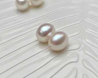 One Pair AAA 8-8.5x10-11 mm White Quality High Luster Rice/Oval Half Drilled Freshwater Pearls Genuine Natural Matching Pearl Earring #1585