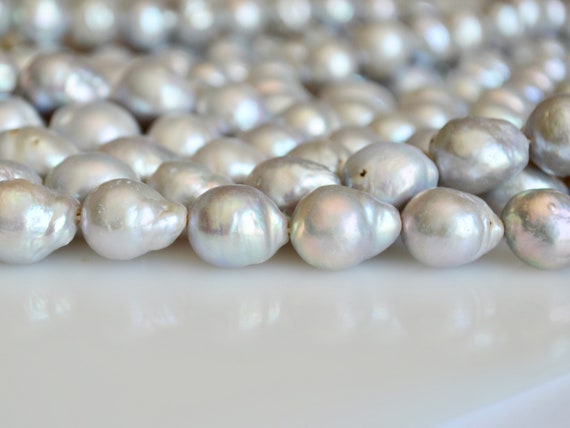 Nouveau 13/" 8-9 mm Silver Gray Freshwater Baroque Pearl Loose Beads