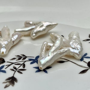 AAA Rare Chicken Feet Shape Genuine Freshwater Pearl Natural White Color High Luster Limited Edition Biwa Pearl Half Strand 6-7 Beads #1174