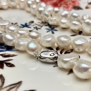 17,5/20/22/24 pollici Collana di perle d'acqua dolce nugget da 12 mm annodata a mano Collana di perle d'acqua dolce bianche naturali con chiusura in argento # 1503