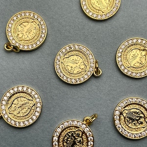St Benedikt Medaillon Anhänger für Halskette Schmuckherstellung, 18K Gold Filled Charm Medaillon Anhänger mit CZ Kristallen, ein Stück #CR0024
