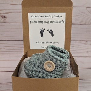 Parents pregnancy announcement booties, parents baby announcement box, grandparents pregnancy reveal bootie box, pregnancy reveal booty box