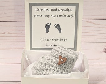 Pregnancy announcement grandparents booties, parents baby announcement box, grandparents pregnancy reveal bootie box, pregnancy booty box