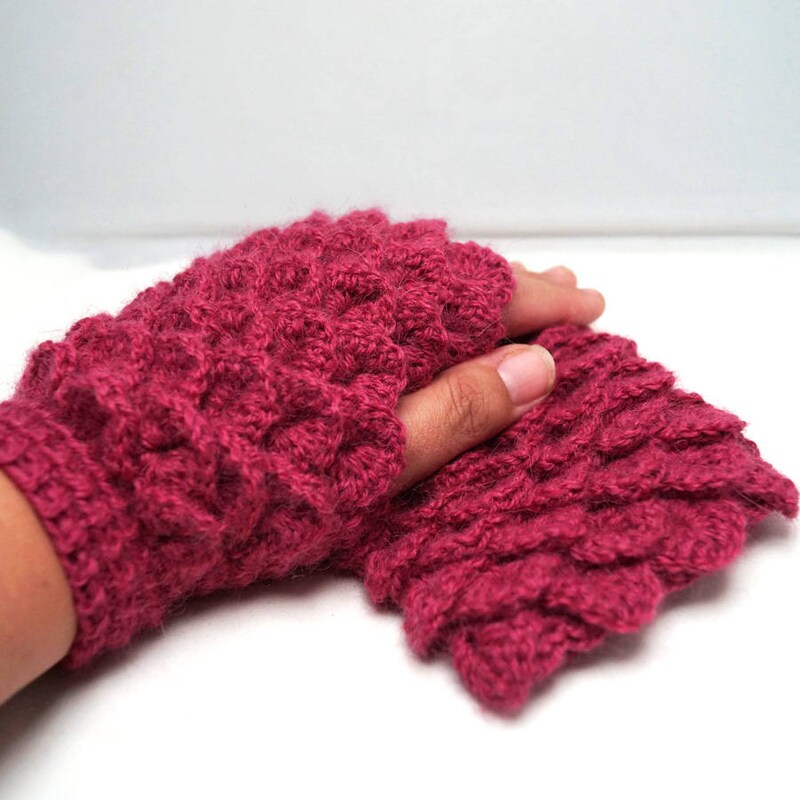 Dragonscale Gloves Etsy UK dragonscale-gloves-etsy-uk