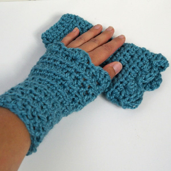 Crocheted scallop-edged wrist-warmers - crocheted glovelets