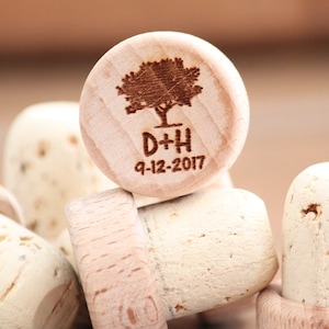 Wedding Favors Wine Stoppers, Personalized Wedding Favors for guests, Engraved Wine Stoppers