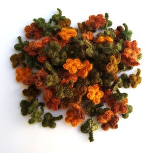 Set of 33 or 50 tiny crochet woolen flower motifs, floral applique, dolls, kids clothes decor