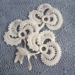 Irish crochet flower motifs, off white floral applique Irish lace decor, wedding decor, hobby set