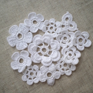 Crochet flowers White floral applique Irish crochet lace decor Set of 12
