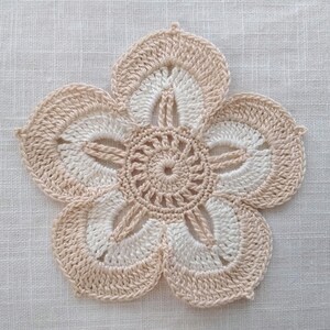 Crochet flower motifs, set of 3 cream beige floral applique Irish crochet lace decor Party decor Clothes Hats Scrapbook Card making decor