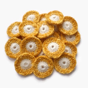 Round wool chenille crochet motifs