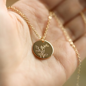 Holly Berry December Birth Month Flower Pendant Necklace Personalised Floral Jewelry Gifts for Her