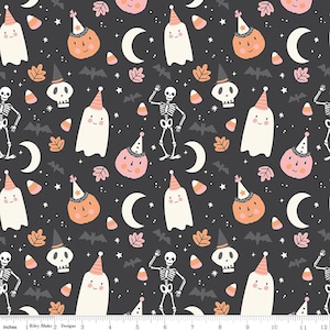 マイ・マインドズ・アイによる、Riley Blake Designsのチャコール地に描かれたHey Pumpkinのメインプリント。上質なキルティングコットン、ハロウィン生地（ヤード単位）