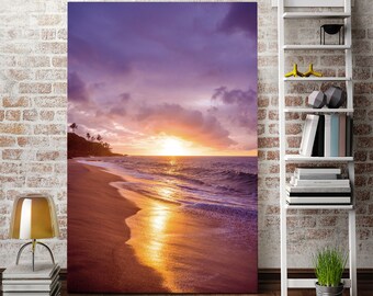 Lienzo impreso con paisaje marino y atardecer costero, arte de pared vertical con temática playera, listo para colgar.