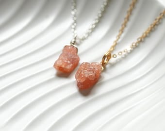Raw Sunstone Necklace • 925 Sterling Silver • 14k Gold-Filled • Crystal Necklace • Leo Jewellery Pendant • July & August Birthstone