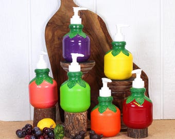 Dispenser di sapone per le mani con frutta riciclata / Bottiglia Martinelli, dipinta a mano