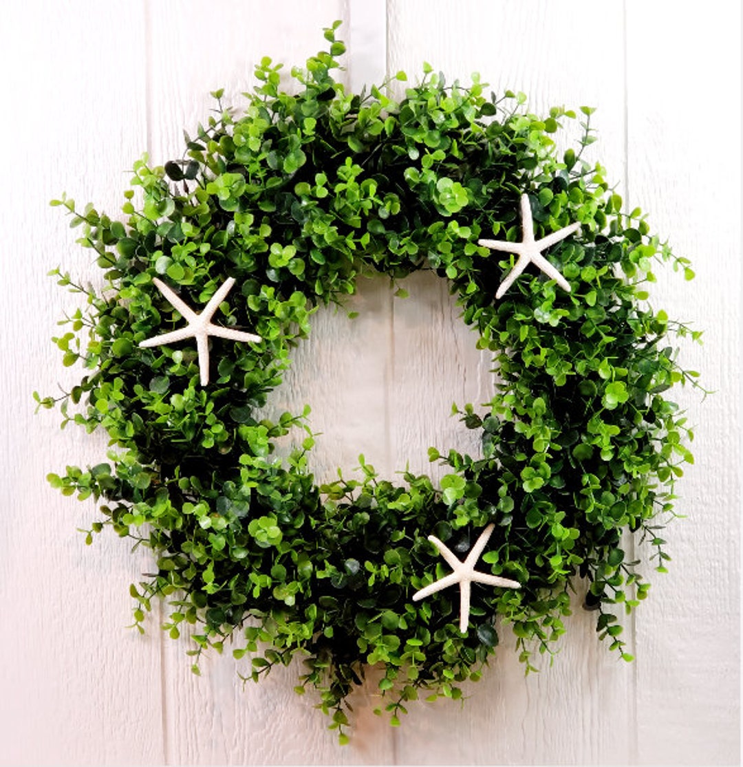 3. Natural Radiance: Miniature Everlasting Boxwood Wreath