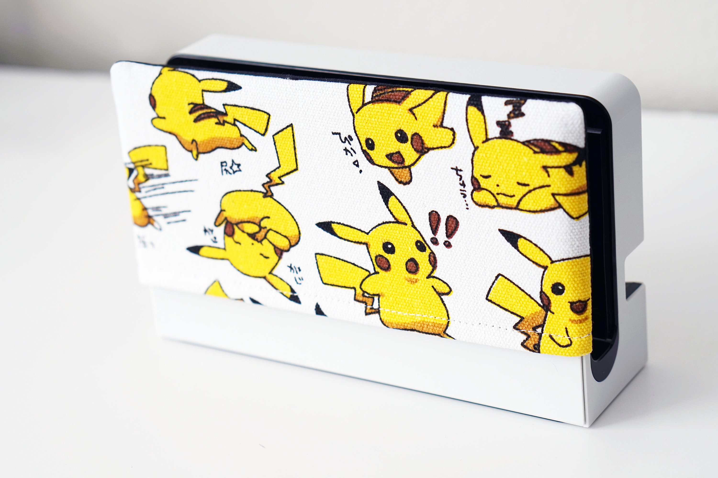 Housse de protection Nintendo Switch Light Pikachu Graffiti