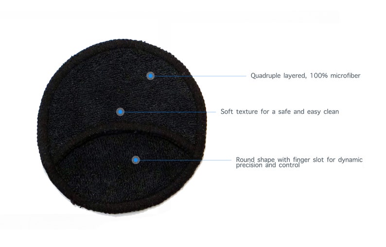 Pode incluir: Um pano de limpeza de microfibra preto com uma fenda para os dedos para uma pegada f&aacute;cil. O pano &eacute; redondo e tem uma textura macia, o que o torna ideal para limpar superf&iacute;cies delicadas.