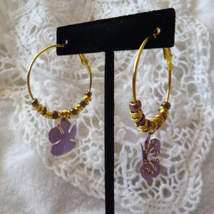 Purple Flower and Purple Beads Gold Tone Hoop Earrings image 6