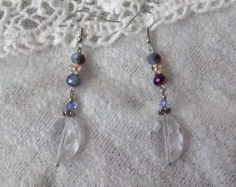 Heldere kralen, blauwe / paarse kralen en blauwe Swarovski Crystal kralen drop oorbellen
