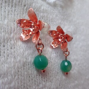 Rose Gold Color Flower and Green Gem Beads Stud Earrings