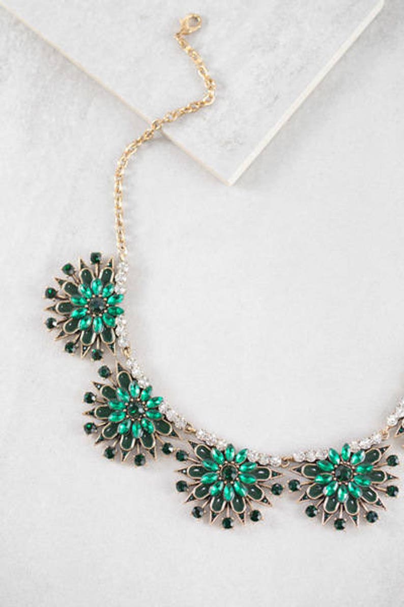 Emerald Victoria Bib