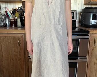 Cross back linen Pinafore apron with pockets Small or X-Large Adult boot stitch embroidered
