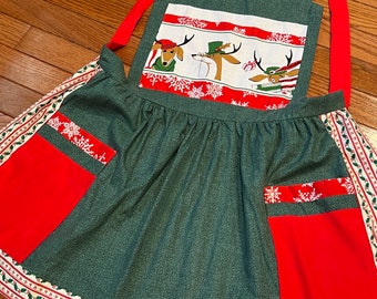 Christmas Apron  - Vintage Style Apron - Kitchen Apron - Reindeer - Red & Green - Christmas Fabric