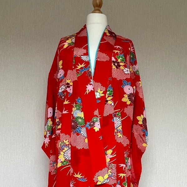 Kimono japonés vintage, kimono largo, vestido de kimono japonés, bata de kimono, vestido de noche, vestido de seda, vagabundo, abrigo largo, kimono floral rojo / 0377