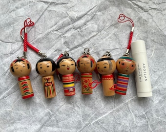 Kokeshi Keychain, Kokeshi Doll, Kokeshi Key holder, mini kokeshi, wooden keychain 4.5cm/1.77''