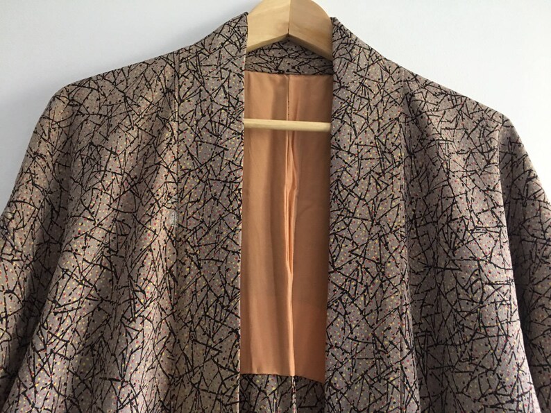 hobo Vintage Japanese kimono Jacket Silk crepe Haori black abstract lines red yellow dots on beige kimono jacket 0080 Haori jacket