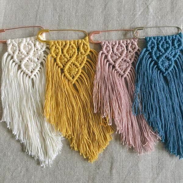 Broches en macramé