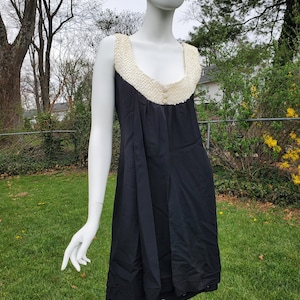 1960s Mod Mini Cocktail Dress | Fitted Shift Style