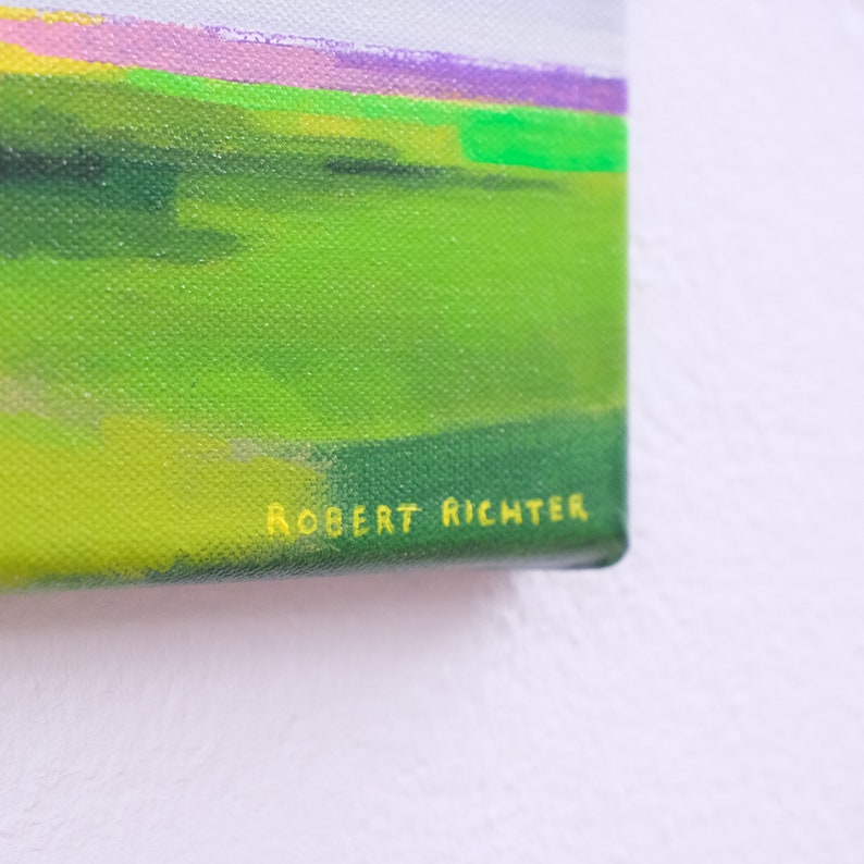 Puede incluir: Primer plano de una pintura abstracta verde y amarilla con una firma en amarillo que dice "ROBERT RICHTER" en la parte inferior.
