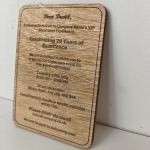 Op maat gemaakte gepersonaliseerde kaart met houten plaat lasergesneden gesneden gegraveerde huwelijksuitnodiging verjaardag verjaardag Kerstmis Moederdag