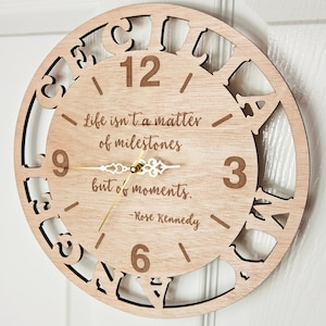 Reloj de pared redondo de madera cortado con láser personalizado y personalizado, con nombre, palabra, letra, mensaje, regalo de cumpleaños, aniversario de bodas